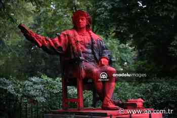 Estatua de Cristóbal Colón es cubierta con pintura roja en Londres - Agencia Anadolu - Anadolu Agency