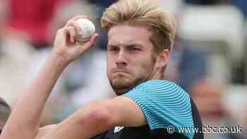 Worcestershire: Adam Finch signs new Pears deal until 2024