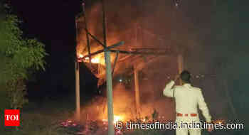 Vijayapura: Miscreants set fire to watch tower of social forest - Times of India