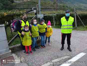 Il comune di Ala ringrazia i volontari del pedibus: donati gadget e accessori utili - la VOCE del TRENTINO