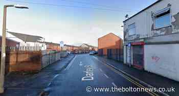 Farnworth: Woman arrested after man attacked with broken bottle - The Bolton News