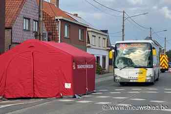 Fietser overleden na aanrijding met bus