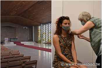 Geen coronavaccinaties meer in sportcentra: bewoners kunnen voor derde prik straks terecht in … een kerk<BR />