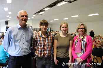 Leerlingen van OLVP leggen zieke mensen uit Hingene in de watten