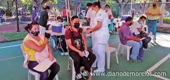 Vacunan a comerciantes y trabajadores de limpia de Cuernavaca - Diario de Morelos