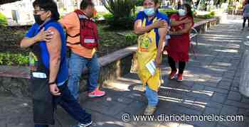 Vacunan con Cansino a comerciantes del ALM Cuernavaca - Diario de Morelos