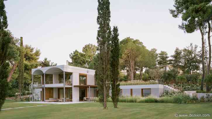 Neiheiser Argyros overhauls abandoned St Minas House in Greece