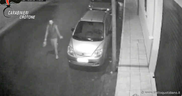 Crotone, spara al fidanzato dalla sua ex: arrestato 19enne. Sui social scriveva: “La donna del boss non… - Il Fatto Quotidiano