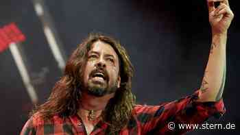 Foo-Fighters-Frontman: Rockmusiker Dave Grohl outet sich als Abba-Fan - STERN.de