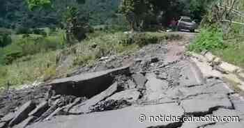 No hay carro que pueda pasar por esta carretera que se hunde en Güepsa, Santander - Noticias Caracol