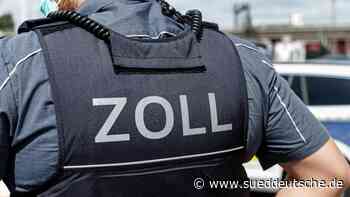 Zoll zerschlägt Verteilerring für unversteuerte Zigaretten - Süddeutsche Zeitung