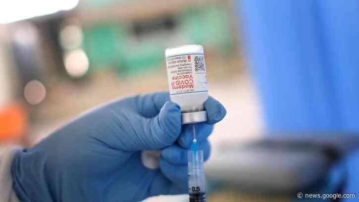 FDA panel votes in favor of Moderna COVID booster shots for some adults. What to know - Miami Herald