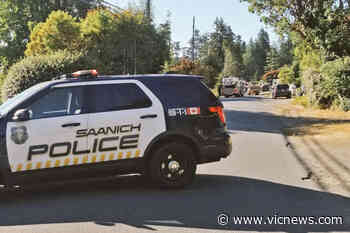 UPDATE: Road reopened following gas line rupture in Cordova Bay – Victoria News - Victoria News