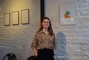 Lisa is pas 21, maar cureert al haar eigen kunstexpo: “Van Instagram tot een eigen galerij”