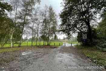 Vrachtwagens zijn niet langer welkom op onverharde parking