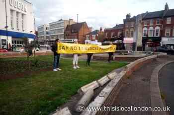 Handful of vaccine sceptics hold protest in Beckenham