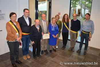 Daniël Sabbe (79) gehuldigd voor vijftigjarige carrière als ... (Zulte) - Het Nieuwsblad
