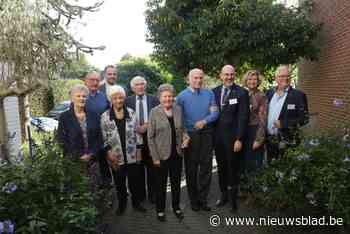 Districtsbestuur zet 51 huwelijksjubilarissen in de bloemen