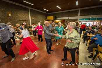 <B>Senioren strekken dansbenen na gedwongen rustperiode</B>