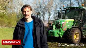 Fashionable farming - the people growing their own clothes