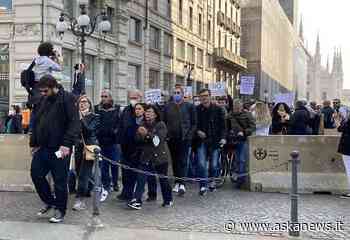 Milano, 250 no green pass in corteo dalla Statale a Arco della Pace - Agenzia askanews