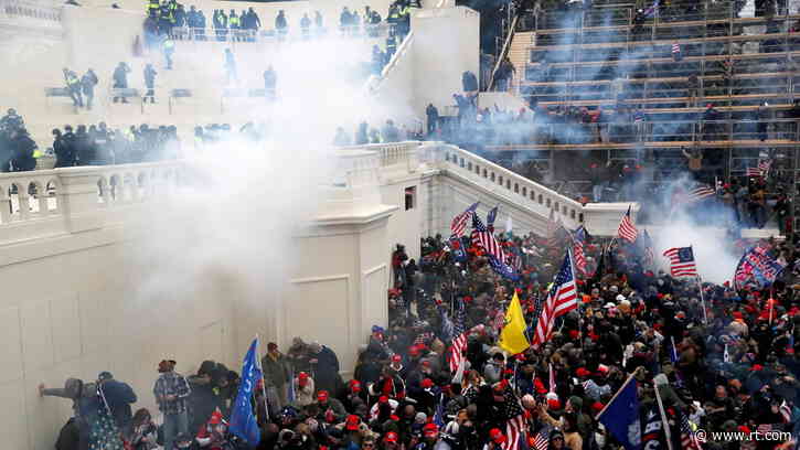 Capitol Police officer charged with obstruction of justice for telling January 6 protester to delete incriminating Facebook posts