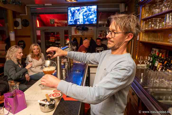 Gazet van Antwerpen trakteert op gratis Bollekes in Den Bruinvis om herwonnen vrijheid te vieren