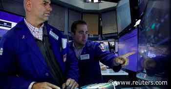 Wall St tracks weekly gains on strong banks earnings, retail sales data - Reuters