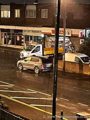 Ram-raiders target Blackrod Spar convenience store - The Bolton News