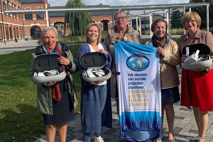 Serviceclub schenkt VR-brillen aan school<BR />