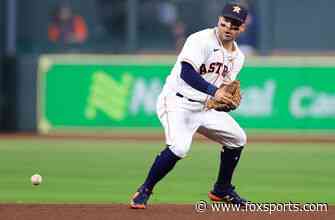 José Altuve’s costly error fuels Red Sox’s three-run third inning, 3-1