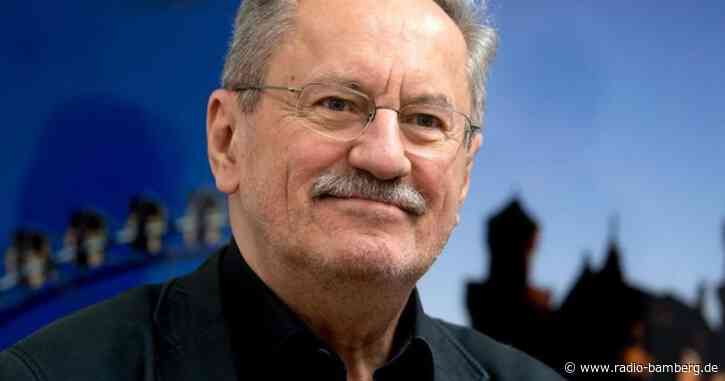 Münchens Ex-OB Ude kämpft mit Katze ums Kopfkissen