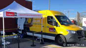 Mobile clinics still a vital tool in push to get more Albertans immunized against COVID-19