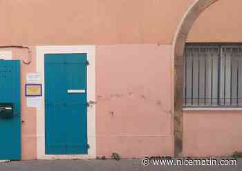 Elles gêneraient les commerçants... Un maire du Var mécontent des files d'attente causées par la vaccination