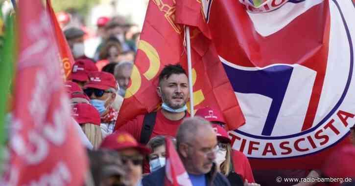 Zehntausende bei Demo gegen Faschismus in Rom