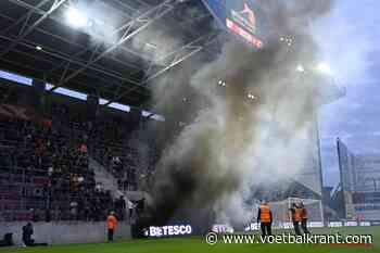 🎥 &quot;Hou de eer aan jezelf&quot; vs &quot;Francky Dury&quot;: Supporters schreeuwen om ontslag essevee-coach ... en krijgen fans Antwerp tegen zich