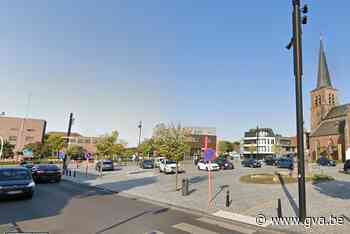 Fietsster raakt lichtgewond bij botsing - Gazet van Antwerpen