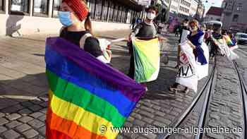 Aktivisten bilden in der Innenstadt eine Menschenkette für mehr Klimagerechtigkeit - Augsburger Allgemeine