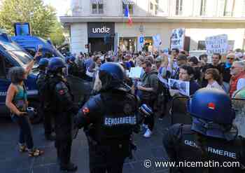 A Nice, les forces de l'ordre empêchent les manifestants anti-pass sanitaire de rejoindre l'avenue Jean-Médecin