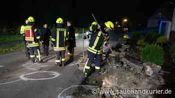 Auto überschlägt sich: 18-Jährige bei Unfall in Finnentrop verletzt - sauerlandkurier.de
