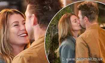 Ellen Pompeo and Scott Speedman turn up the heat in steamy makeout for Grey's Anatomy season 18 - Daily Mail