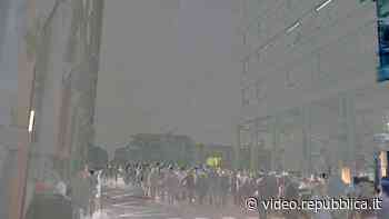 I no green pass attraversano Parma in corteo - Repubblica TV