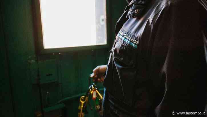 Violenza tra fazioni di detenuti nel carcere di Cuneo: “Un agente ha rischiato di essere tagliato in faccia con una lametta” - La Stampa