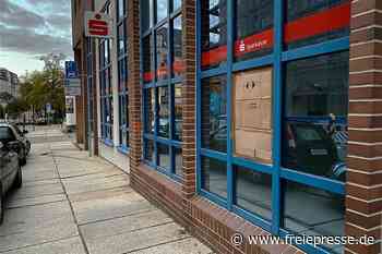 Sparkassenfiliale in Chemnitz offenbar Ziel linker Randalierer - Freie Presse