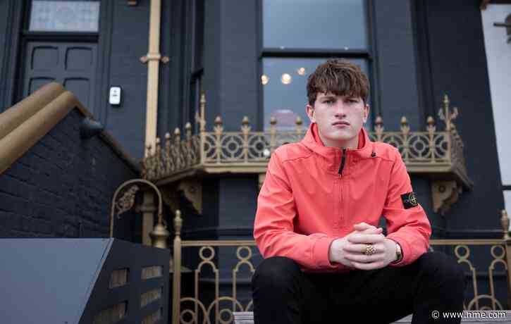 Rising star Andrew Cushin signs to Pete Doherty’s record label, Strap Originals
