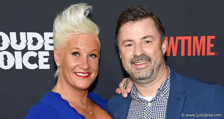 Food Network Star Anne Burrell Marries Stuart Claxton
