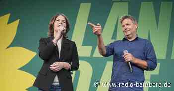 Grüne stimmen für Koalitionsverhandlungen mit SPD und FDP