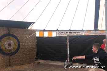 Achterlee viert kermis met boerendarts