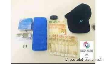 PM é chamada em boate de Imbituba após ser informada de disparos de arma de fogo, prende atirador e apreende 1,3 kg de maconha - Portal AHora