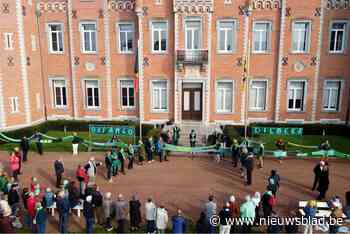 Wereldwinkel eert vrijwilligers met warme symbolische actie - Het Nieuwsblad